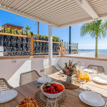 Anastasia Ii With Heated Pool Vakantiehuis