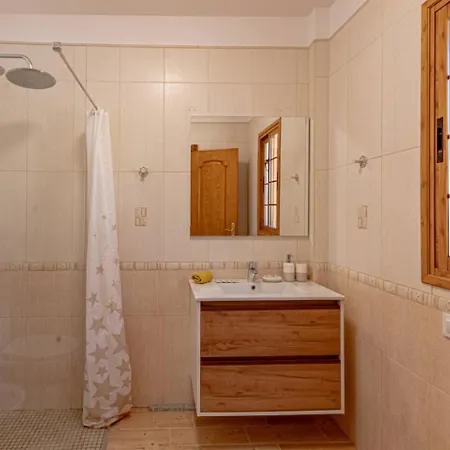 Vakantiehuis Anastasia Ii With Heated Pool