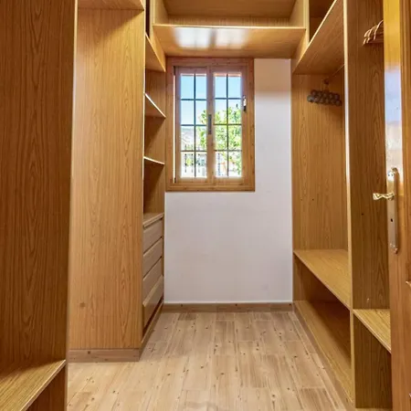 Vakantiehuis Anastasia Ii With Heated Pool *