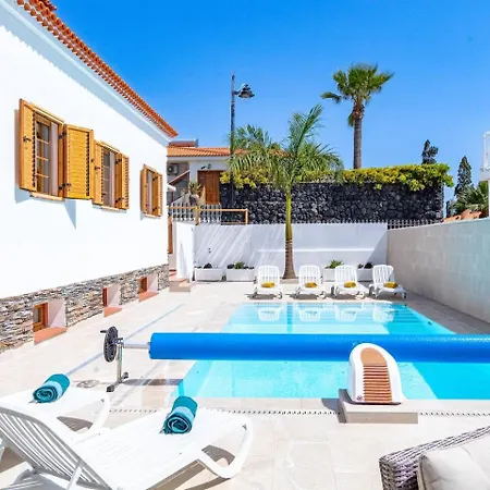 Vakantiehuis Anastasia Ii With Heated Pool