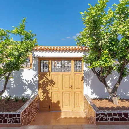 Vakantiehuis Anastasia Ii With Heated Pool Puerto de Santiago (Tenerife)