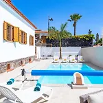 度假居 Anastasia Ii With Heated Pool